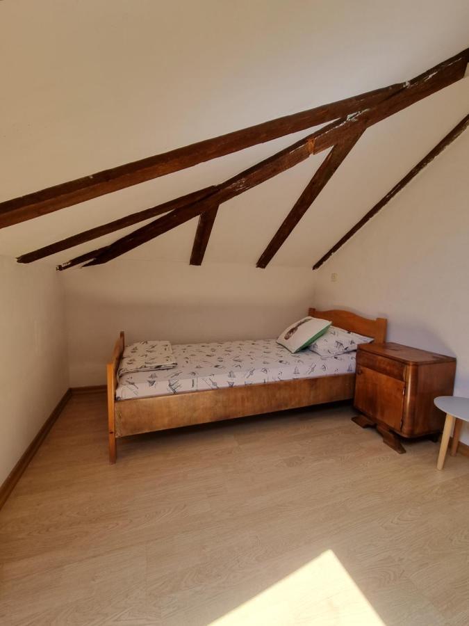 Apartament Gordan *